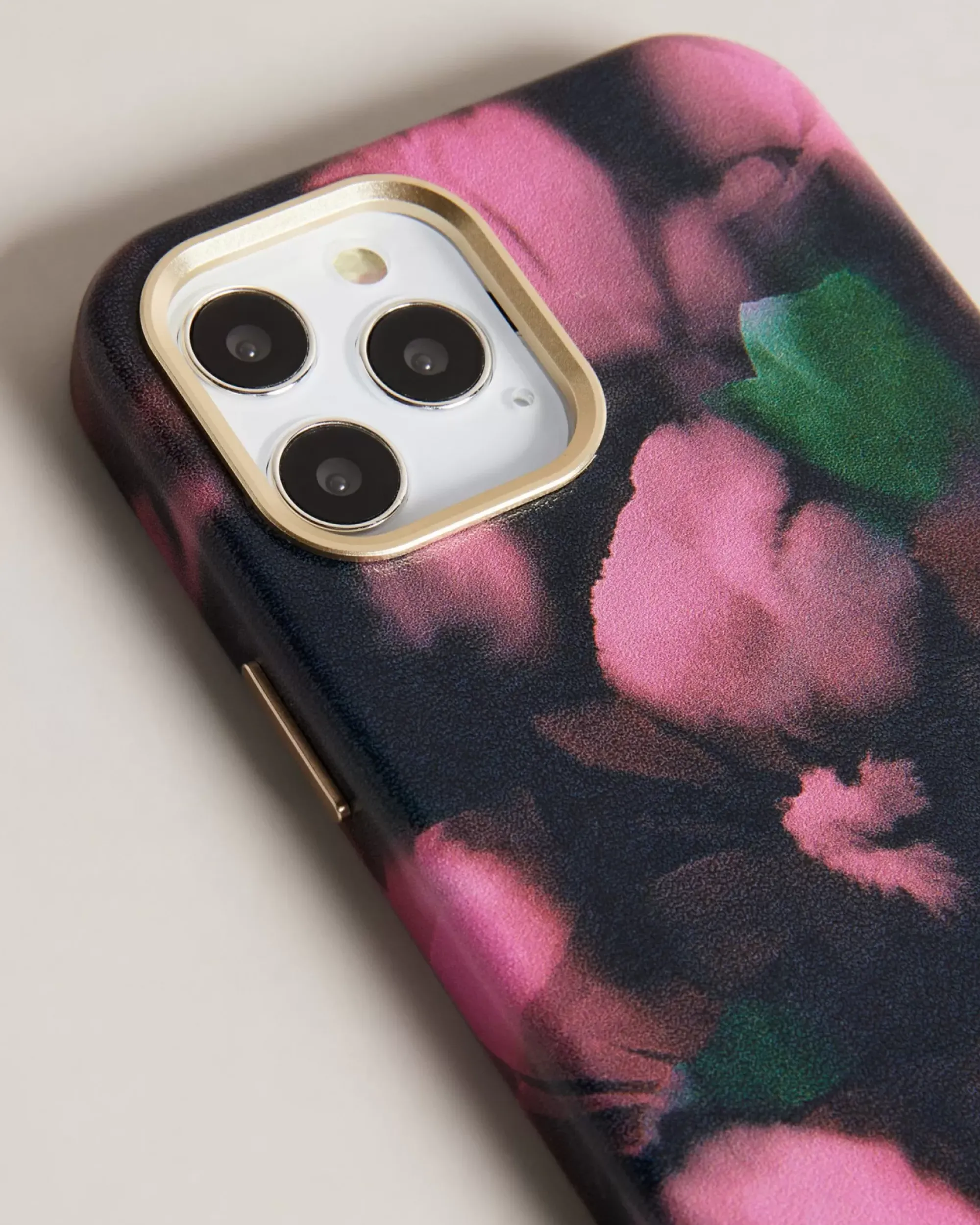 Ted Baker Blurs Black Outlet